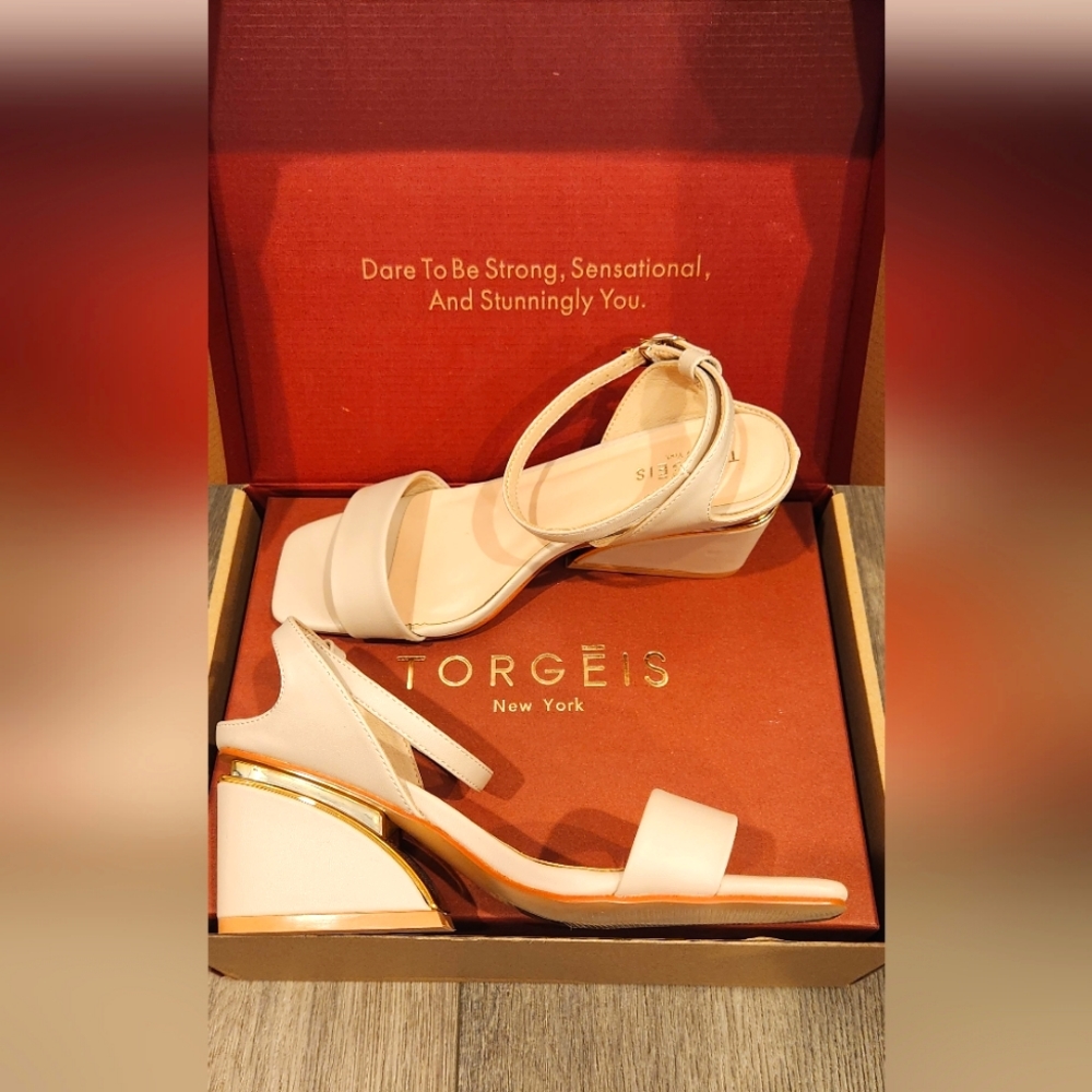 Torgeis nude sandal with gold trims